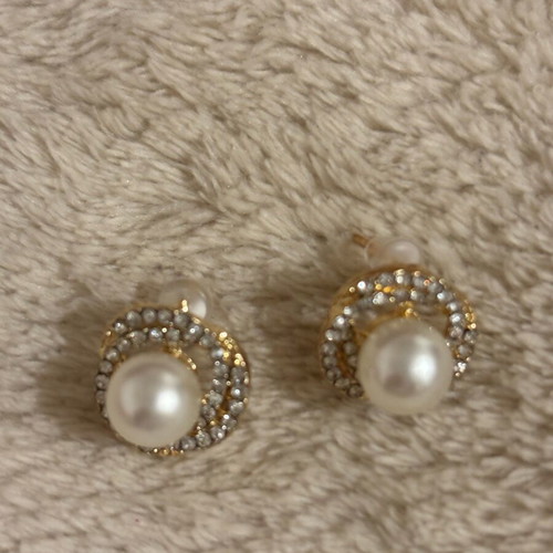 Pearl earrings new, gold color with zircon
