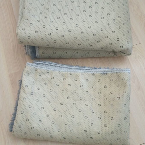 Rug set used, 2 pieces with soft gray texture and anti-slip dots