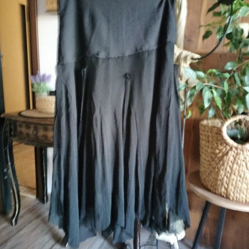 Black elastic skirt with basque and zipper