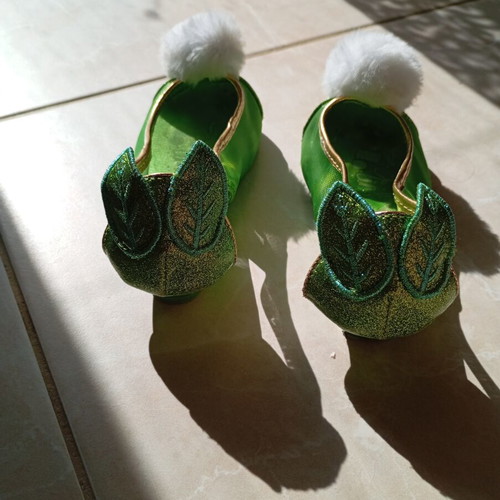 Tinker Bell Shoes Disney used, size 22-23