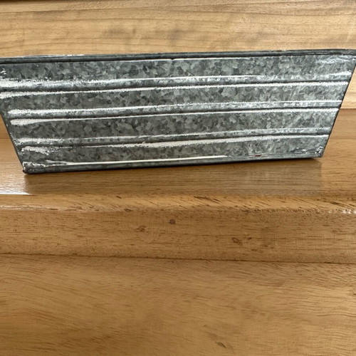 Galvanized metal kaspo with aged effect and stripes, new