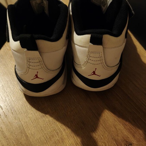 Jordan Stay Loyal 3 kids shoes used, size 29.5, black and white