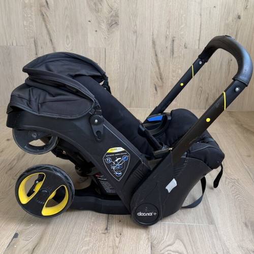 Doona Car Seat & Stroller i-Size with Isofix used, Nitro Black with Isofix Base