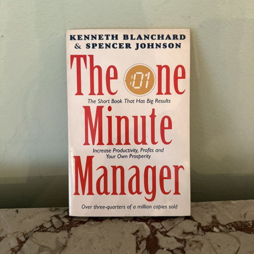The One Minute Manager book used, English paperback by Kenneth Blanchard & Spencer Johnson