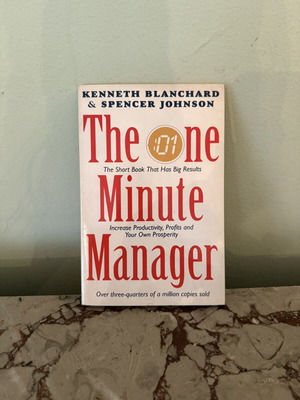 The One Minute Manager book used, English paperback by Kenneth Blanchard & Spencer Johnson