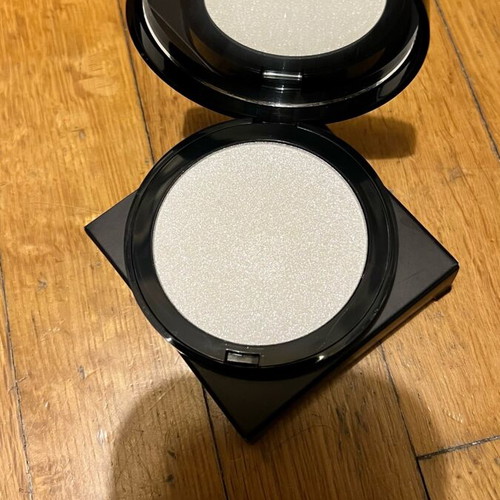 Cheri up glass flower highlighter