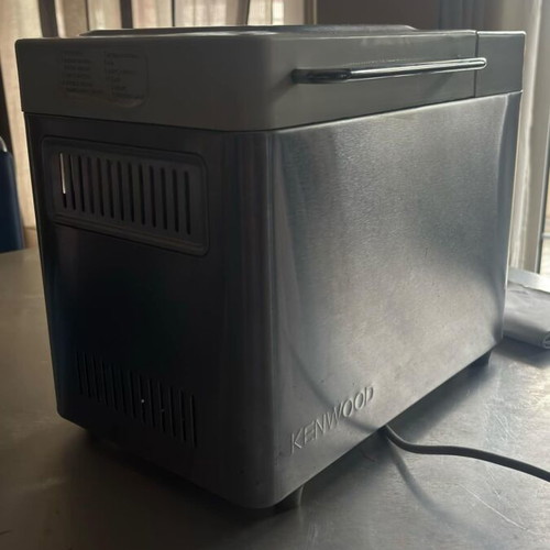 Kenwood BM350 Bread Maker like new, fully functional
