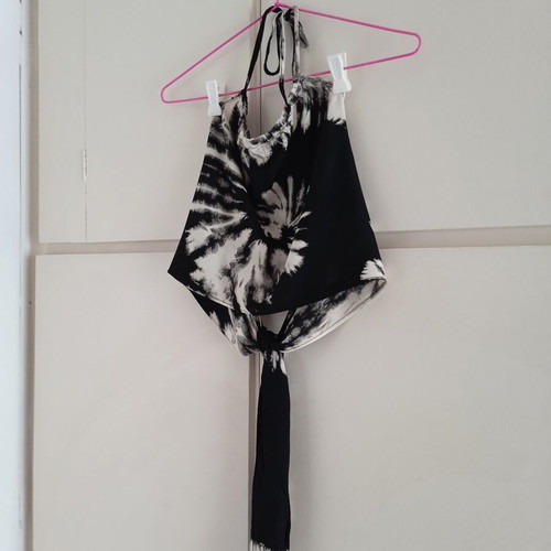Halterneck top like new, size Small