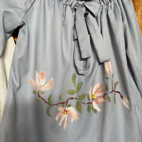 Painted blouse in gray ciel color