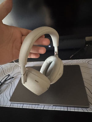 Sony XM6 безжични слушалки като нови