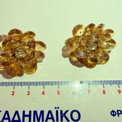 Earrings vintage with amber-colored crystals like new, gold tone