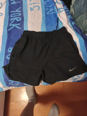 Nike shorts παιδικό μεταχειρισμένο, μαύρο, μέγεθος S