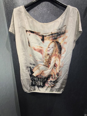 Bershka Collection Grunge Graphic Top like new, size S, beige multicolor