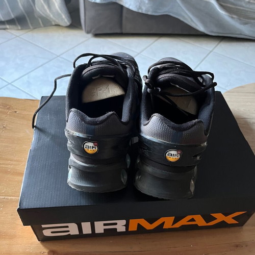 Nike Air Max DN8 sneakers, size 44, black and grey