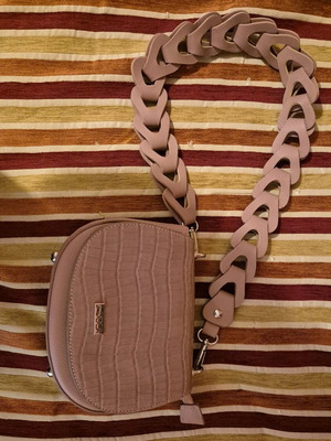 Doca women's pink shoulder bag like new