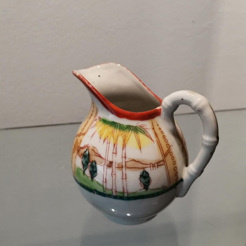 Porcelaine de Japon jug used with bamboo handle