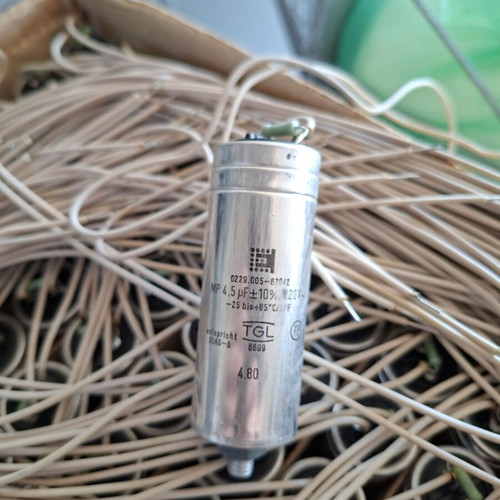 MP Capacitors 4.5μF 220V AC TGL 8699 New Old Stock 200+ Pieces