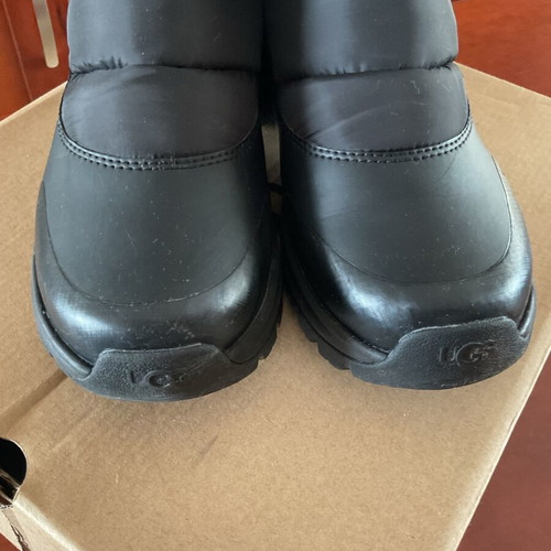 Ugg ankle boots size 39 black like new