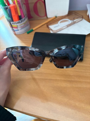 Max Mara sunglasses like new, multicolor cat eye acetate