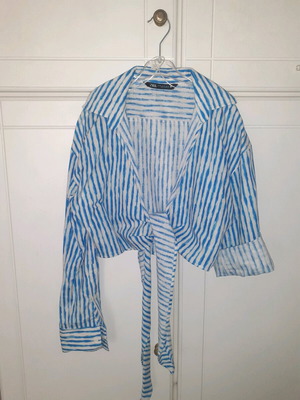 Short striped shirt Zara like new, white and blue