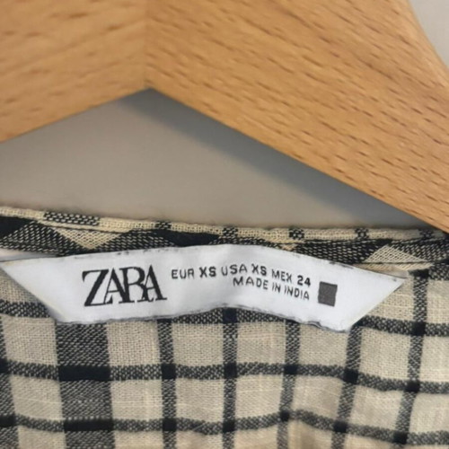 Zara set new, black and white