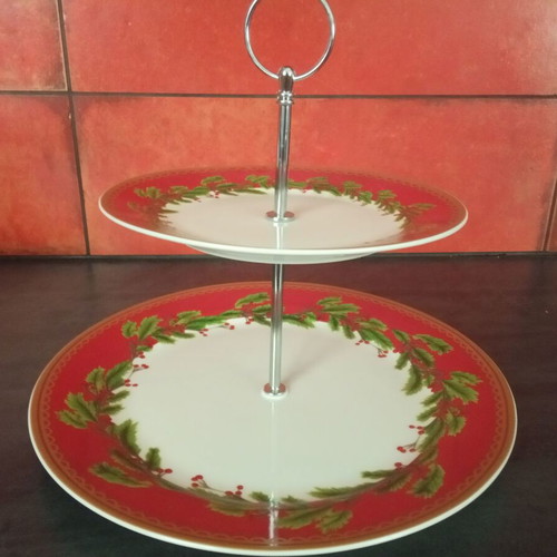 Two-tier serving platters new with 24cm and 18cm diameter