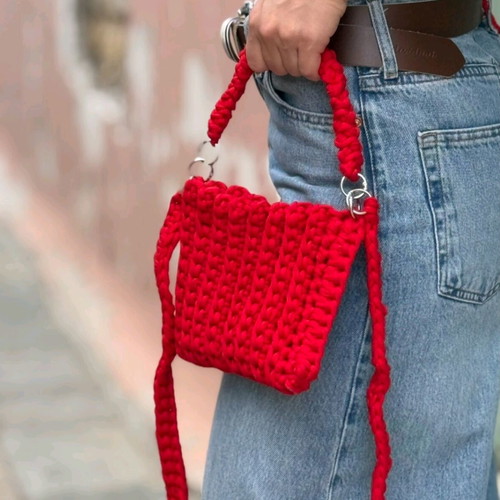 Handmade knitted bag with extra shoulder handle, red