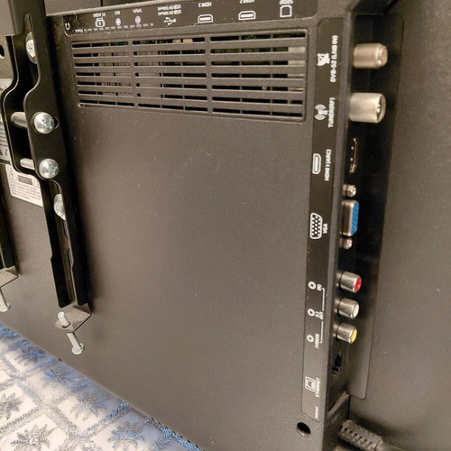 Arielli LED 39" HD Ready TV like new, model 39AT204