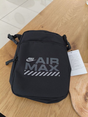 Nike Air Max τσαντάκι ώμου 4L καινούργιο, μαύρο