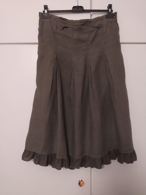 Lussile midi skirt in olive color like new