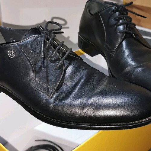 GK Uomo men's shoes scarponi like new, size 42, black