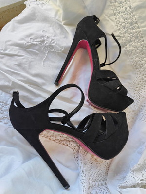 Diamantique black suede pumps used, size 37, 12 cm heel