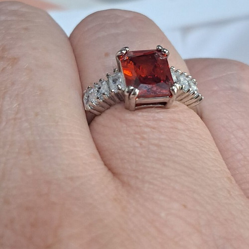 Pt 950 Silver Ring with Red Square Stone like new