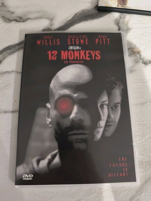 12 Monkeys DVD like new, adventure sci-fi thriller with subtitles