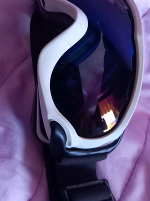 Ski mask like new with small repaired crack