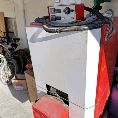 Cast iron oil boiler used with Riello burner