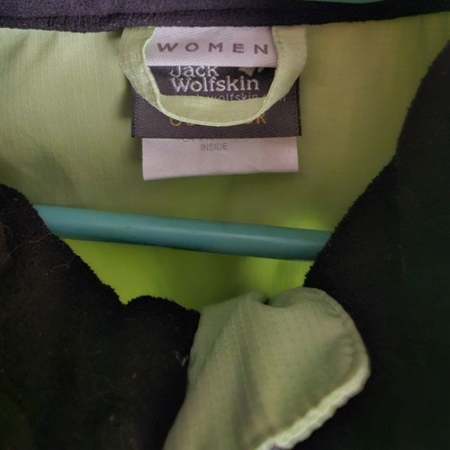 Jack Wolfskin women's windbreaker size M like new, green