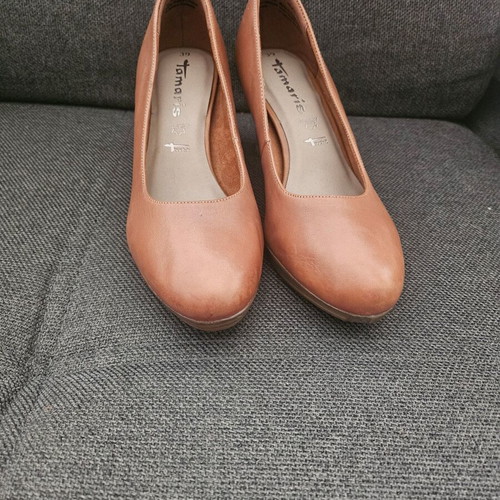 Tamaris leather high heel shoes size 39, new, brown