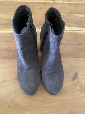 Stonefly ankle boots size 36 used, grey leather
