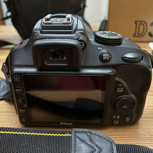 Nikon D3400 camera kit with DX VR 18-140mm lens, case and Sandisk memory