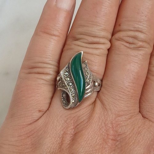 Ring with chrysoprase and marcasite in 925 silver, 18mm