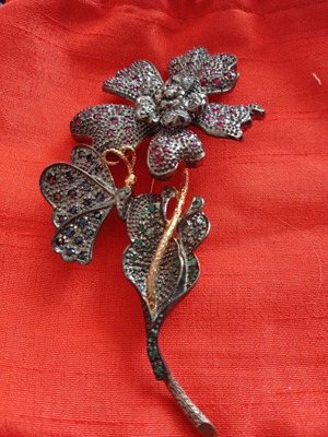 Антикварна брошка или медальон камелия с пеперуда, сребро 925 и злато 9 карата