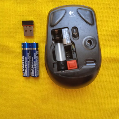 Logitech VX Nano wireless mouse used with dongle, case and ENELOOP PRO batteries