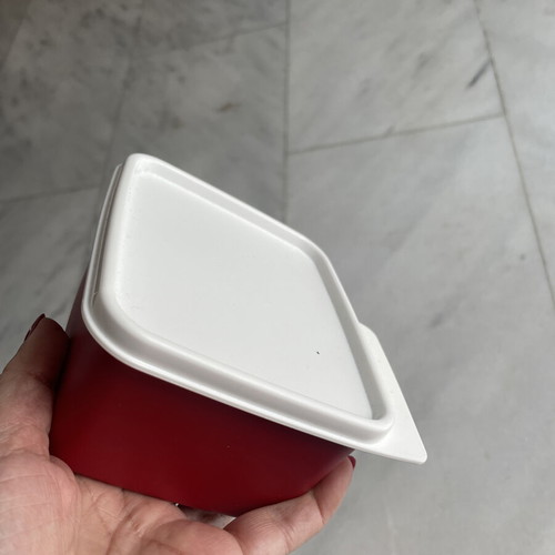 Tupperware 500ml new burgundy/white
