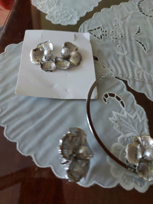 Елегантен комплект бижу нов, сив, с изкуствени перли