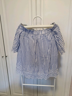 H&M Off-Shoulder Blouse Like New, White and Blue, Sizes XL-XXL