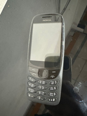 Nokia 6310 Dual SIM τηλέφωνο σαν καινούργιο, μαύρο