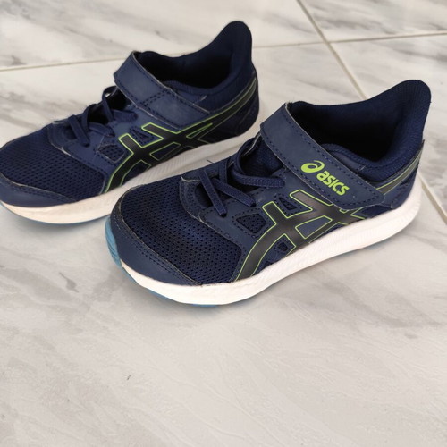 Asics kids' athletic shoes size 28.5 like new, blue