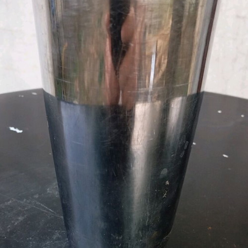 Large shaker used without lid