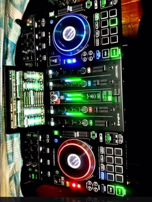 Denon DJ Prime 4 κοντρόλερ, ολοκαίνουργιο